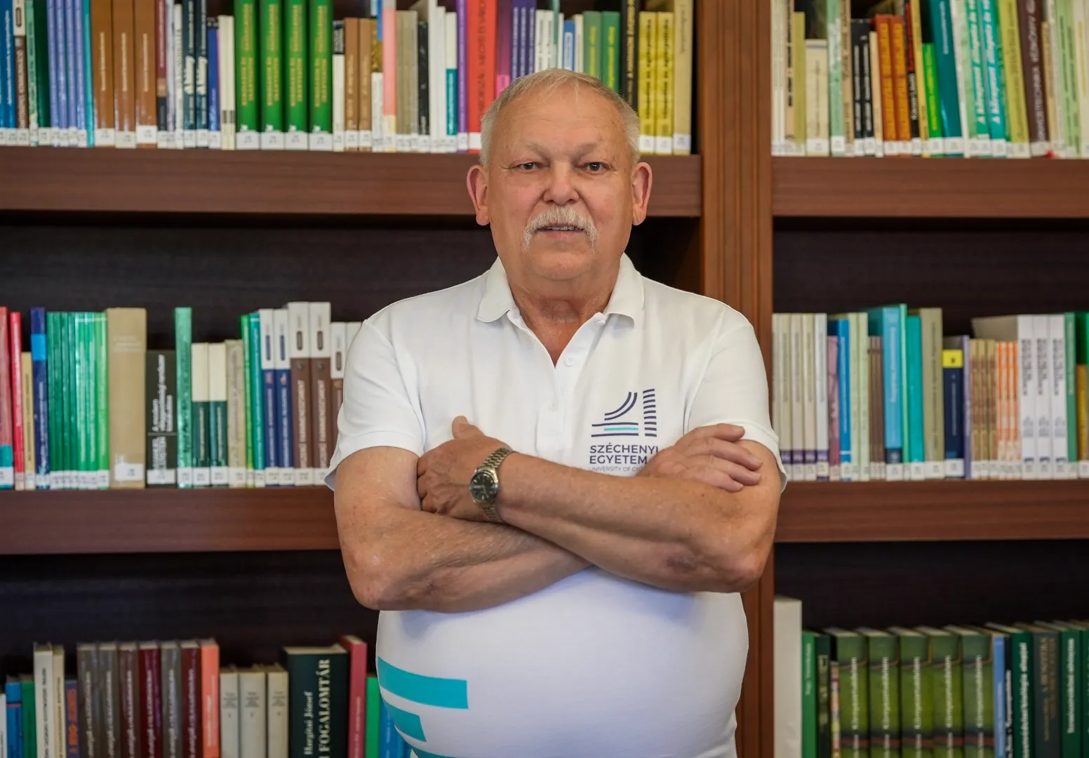  Ásványi László
